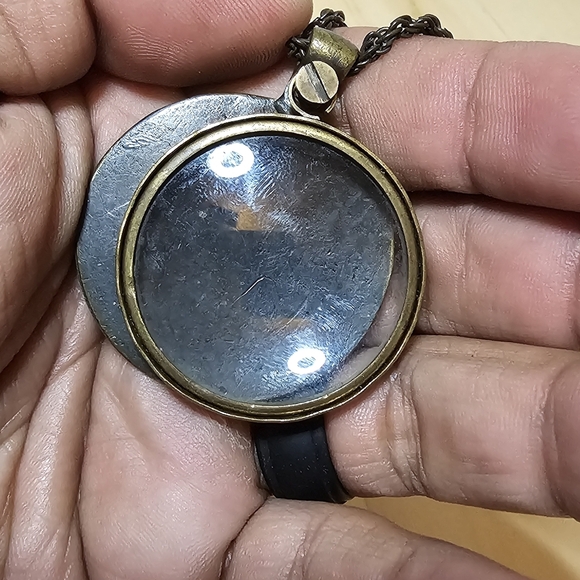 Enamel Inlay Florarl Design Bronze Tone Magnifying Glass Necklace 28 Inch Chain - Picture 4 of 9